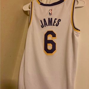 Brand New Lebron James Jersey ✨